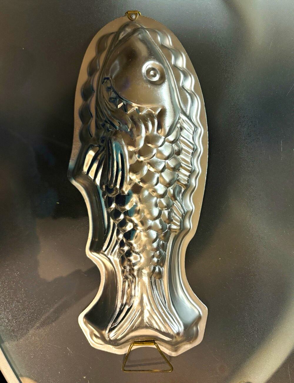 Metal Fish Jello Mold 1-Piece Clamshell with Hanging Handles, Copper color